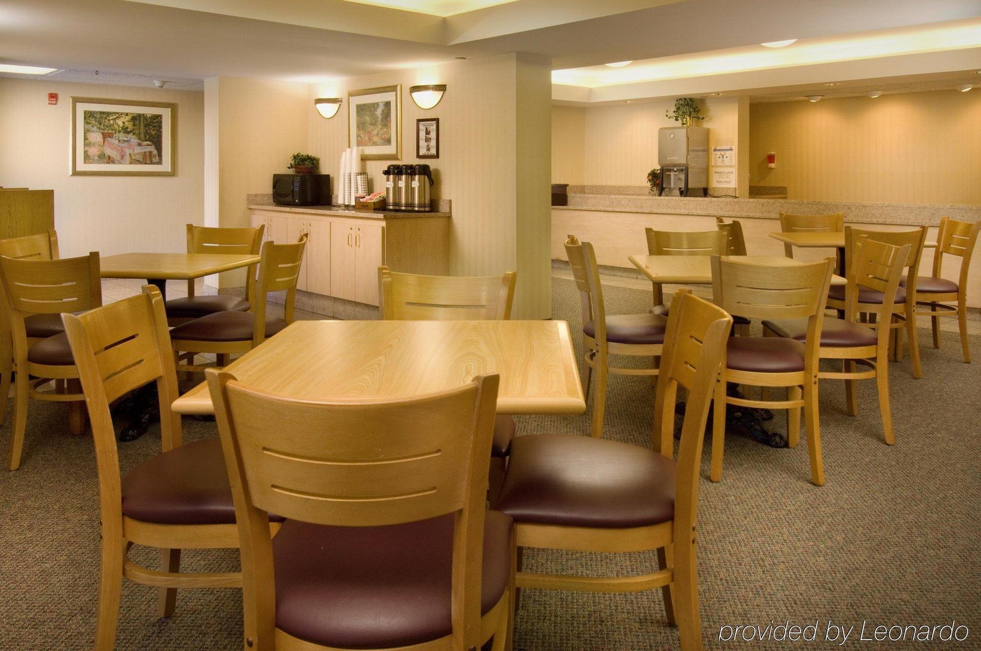 Pear Tree Inn Kansas City Overland Park 오벌랜드 파크 레스토랑 사진